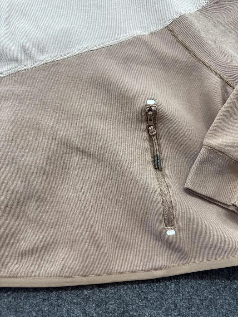 Nike Hoodie Womens 1X Beige Colorblock Fleece Pullover Zip Pockets CT6631-215